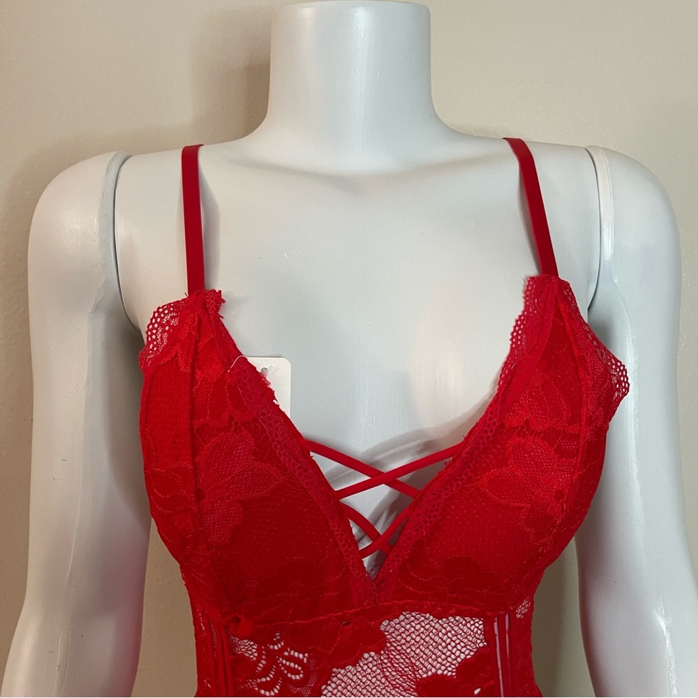 Red lace crisscross removable pads teddy bodysuit - Picture 2 of 11